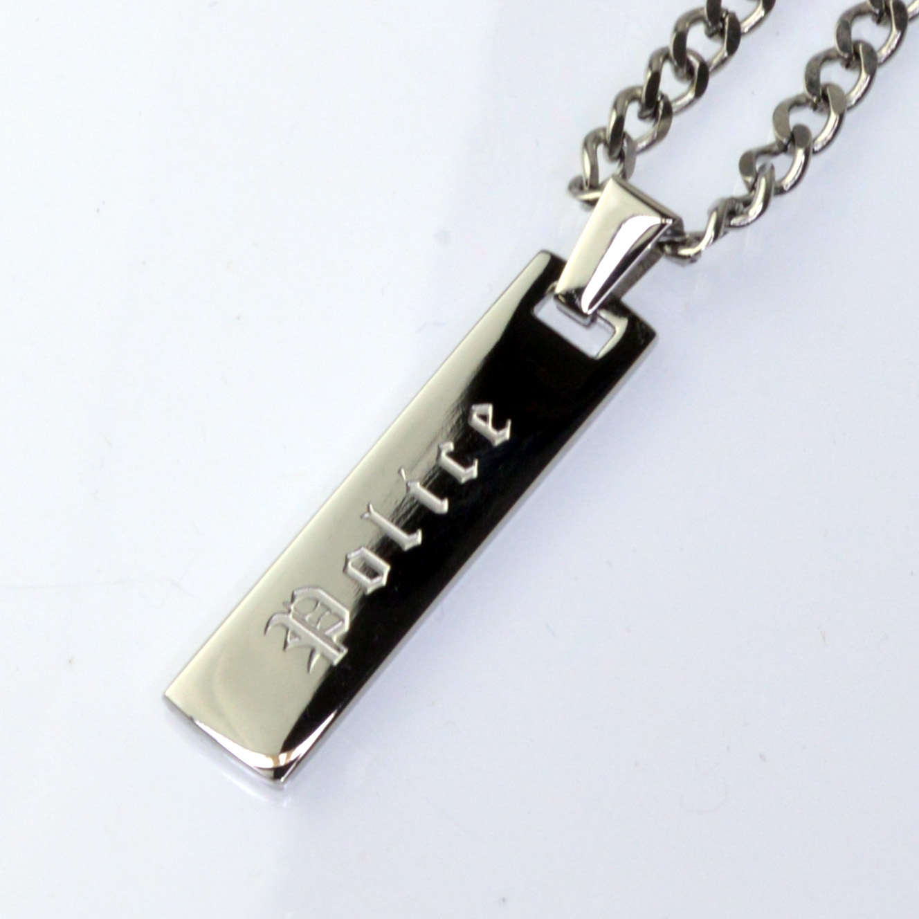 http://www.police.ne.jp/images/Police_necklace_vertical-sl-01.jpg