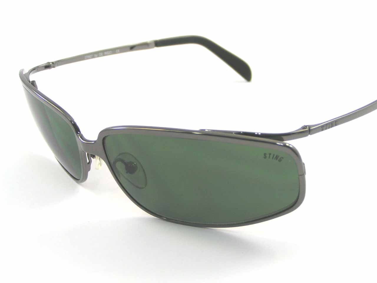 http://www.police.ne.jp/images/police-sting-sunglasses-4555M-568-4.jpg